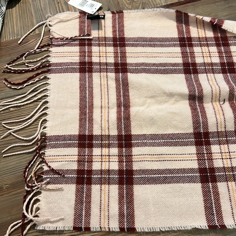 Steve Madden New Blanket Scarf